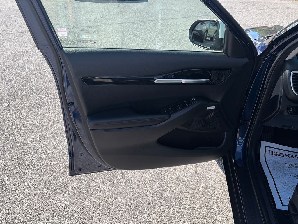 Used 2021 Blue Kia SX image 11