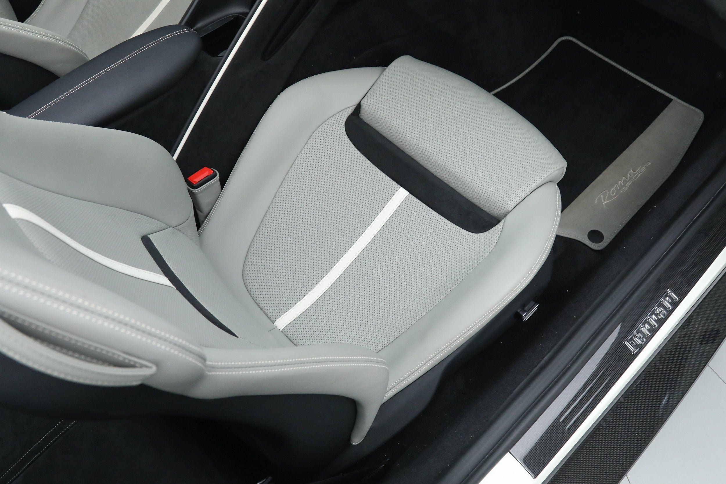 Certified Used 2024 Bianco Avus Ferrari  image 24