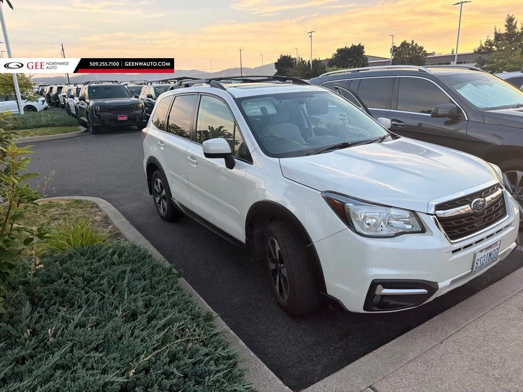 Used 2017 White Subaru 2.5i Premium image 1