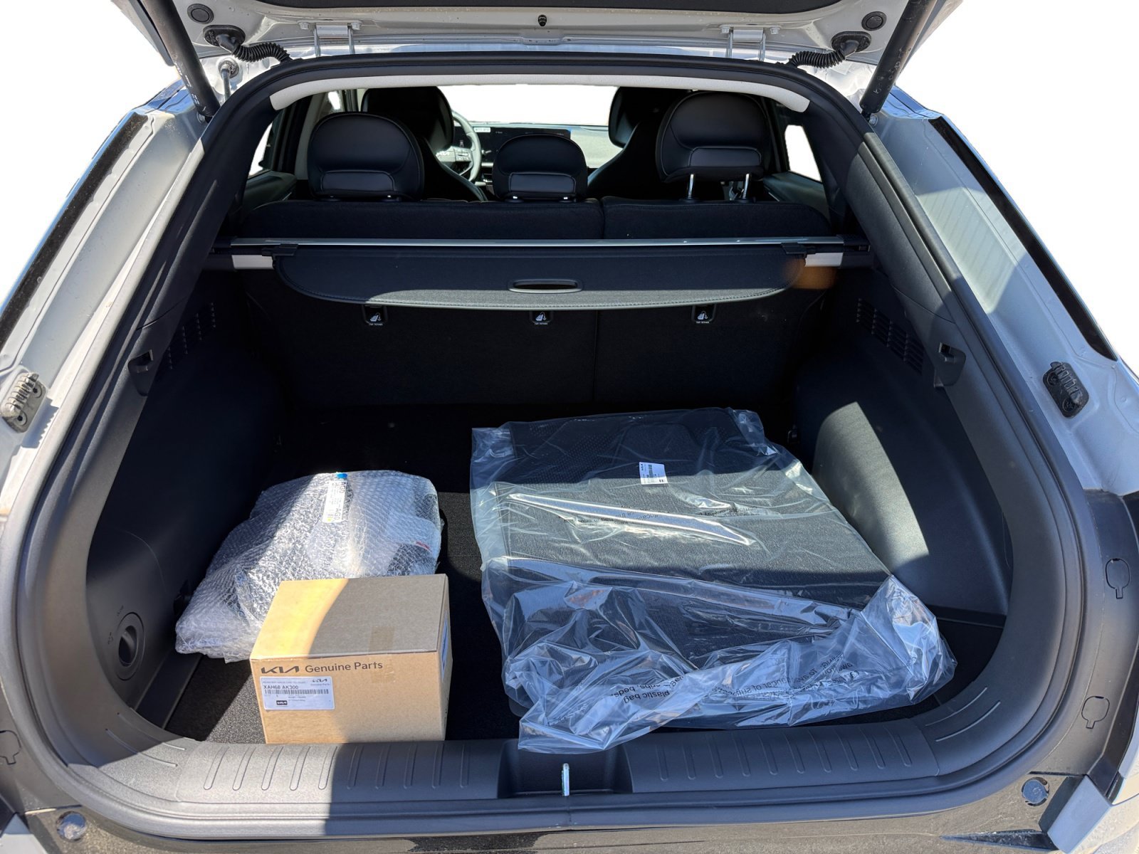 New 2026 Wolf Gray Kia Wind image 17