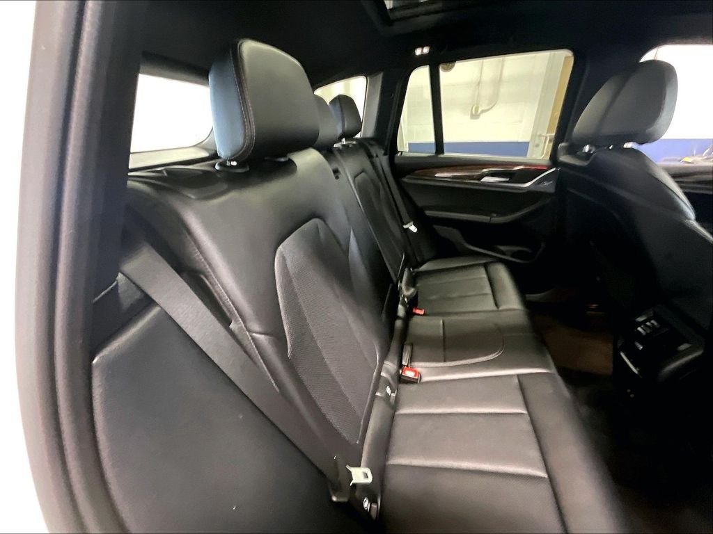 Used 2022 White BMW xDrive30i image 16