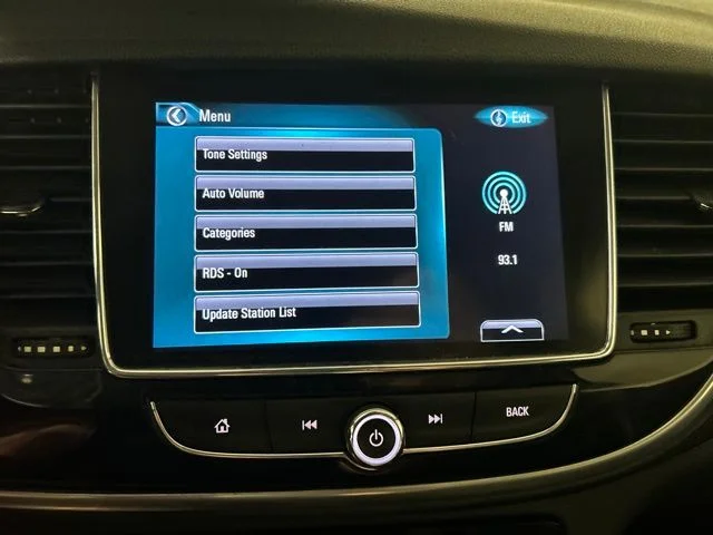 Used 2020 Summit White Buick Preferred image 24