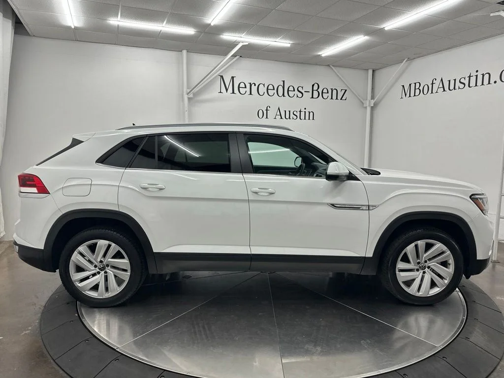 Used 2021 White Volkswagen 2.0T SE w/Technology image 6