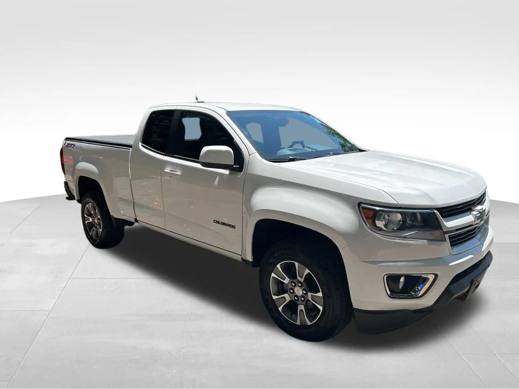 Used 2020 White Chevrolet Z71 image 8
