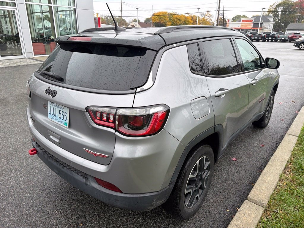 Used 2021 Silver Jeep Trailhawk image 3