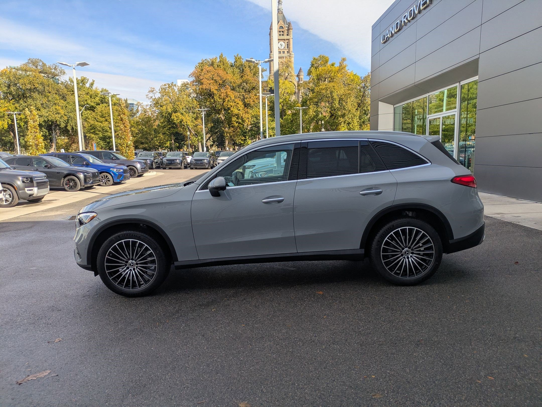 New 2026 MANUFAKTUR Alpine Grey Mercedes-Benz GLC 300 image 23