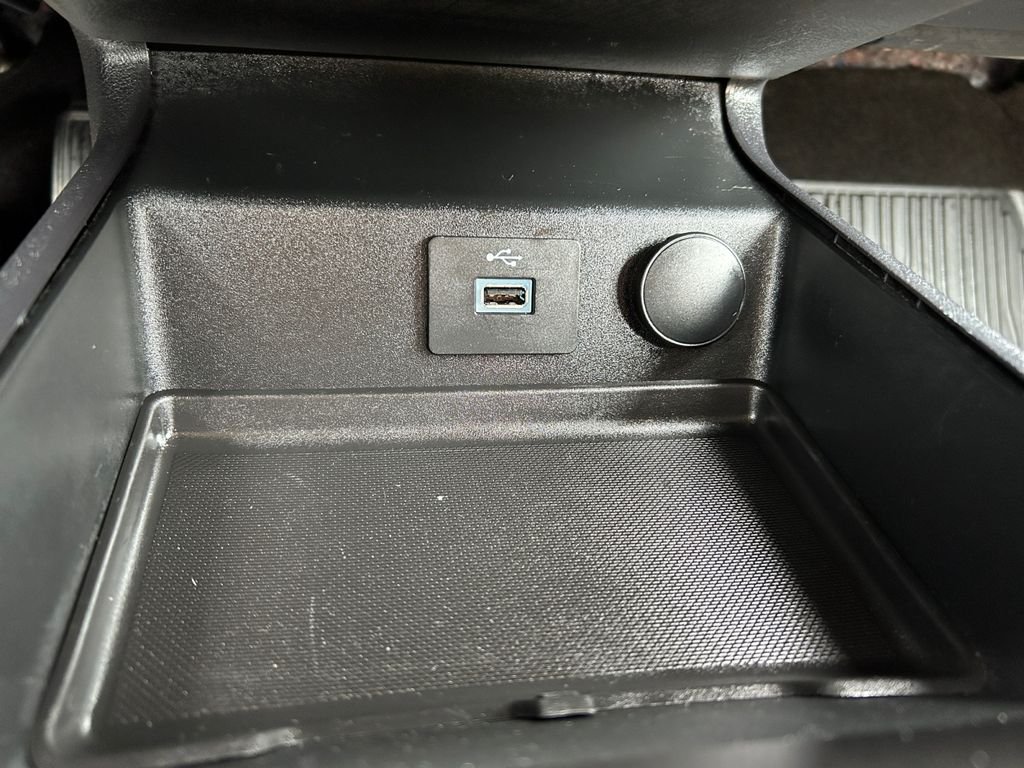Used 2019 Silver Ford S image 30