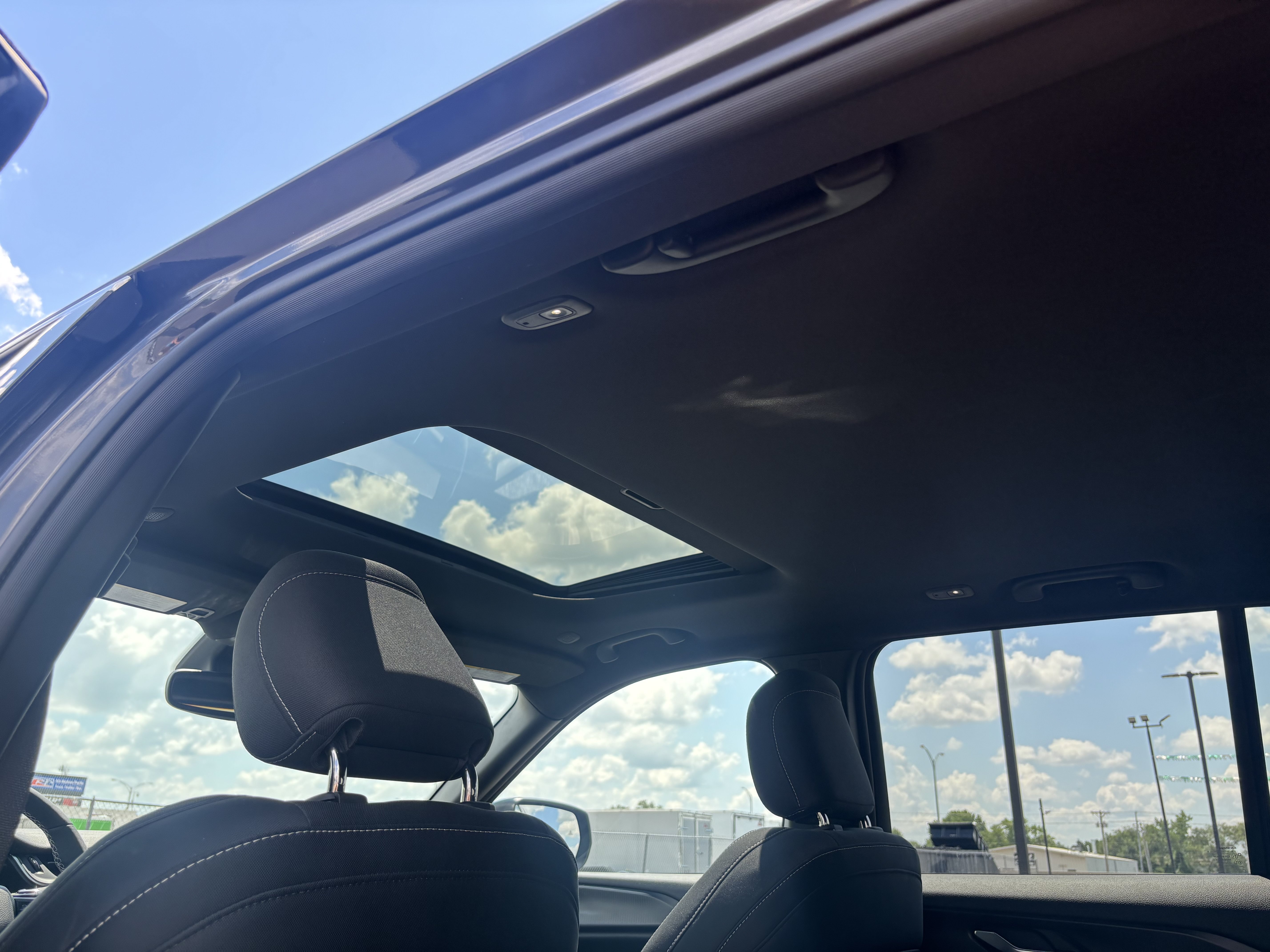 Used 2024 Baltic Gray Metallic Clearcoat Jeep Laredo X image 24