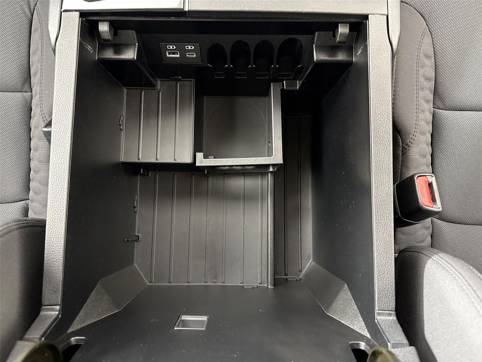 Used 2024 Lunar Rock Toyota SR5 image 31