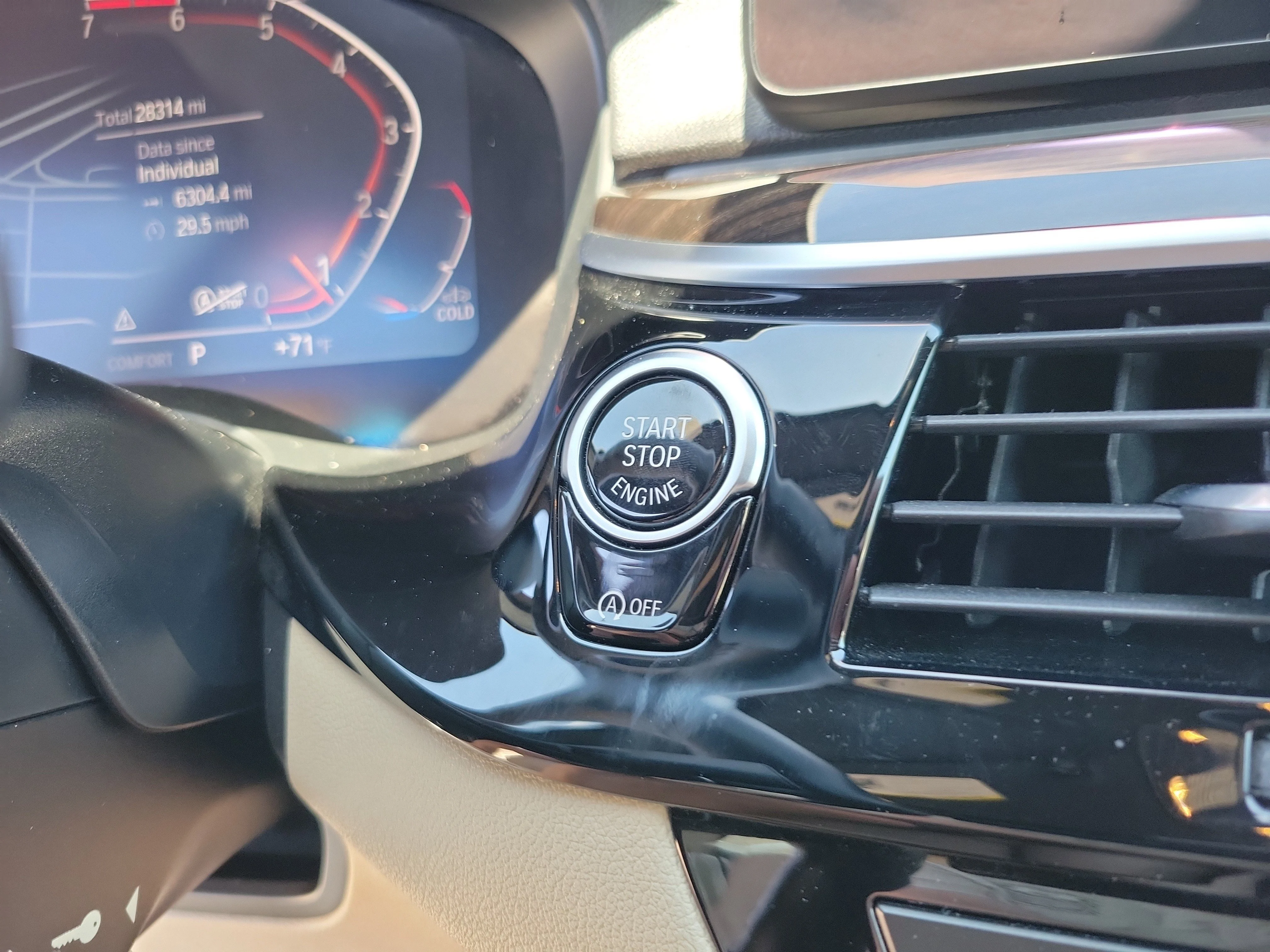 2023 BMW 5 Series 530i - Photo 17