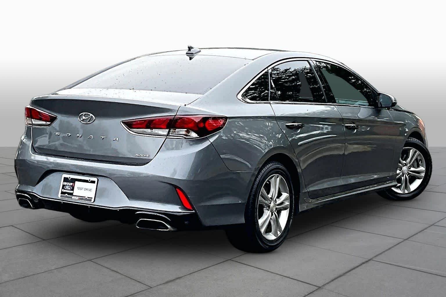 Used 2018 Machine Gray Hyundai Sport image 13