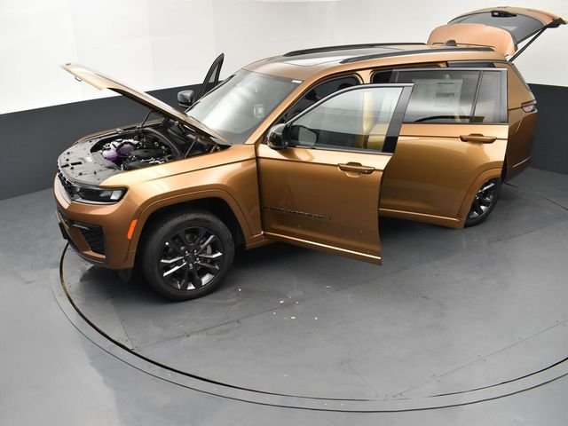 New 2026 Copper Shino Metallic Clear-Coat Exterior Paint Jeep Limited Reserve image 27