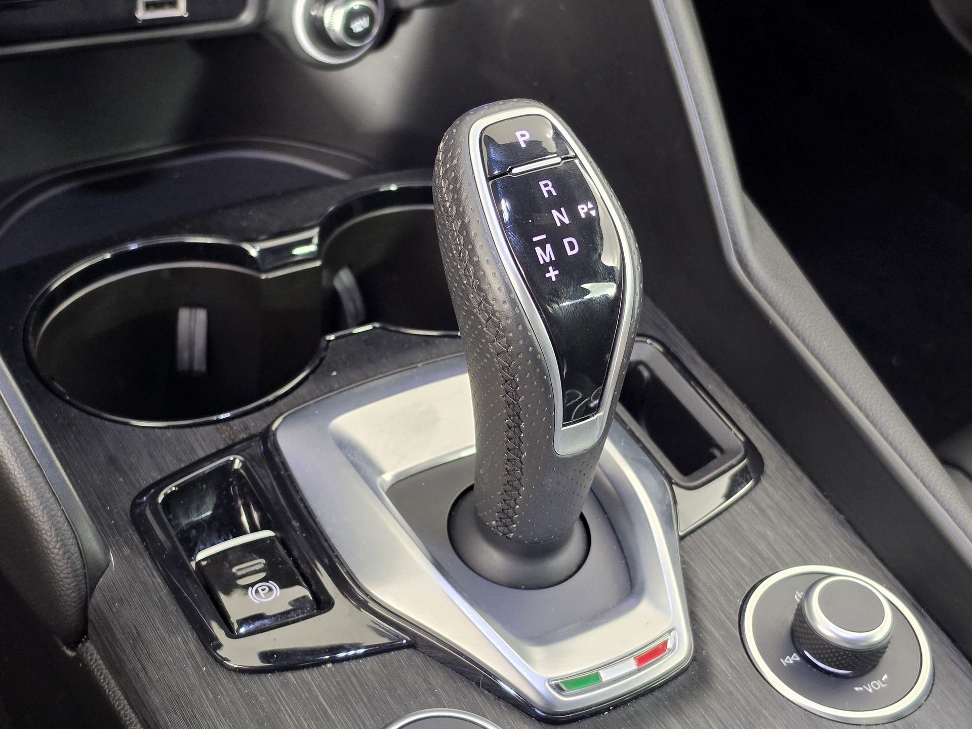 2024 Alfa Romeo Giulia Sprint - Photo 29