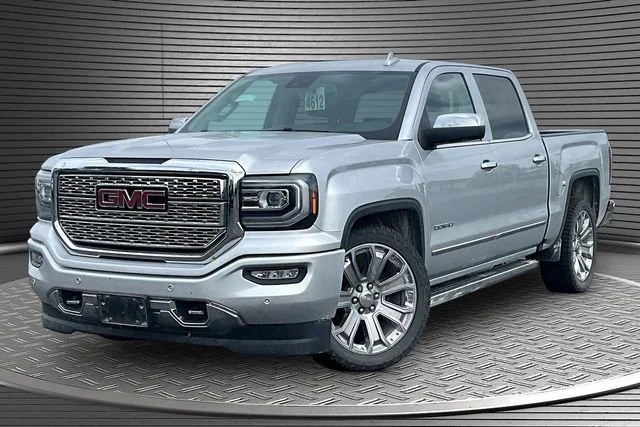 2018 GMC Sierra 4WD Crew Cab Short Box's photo