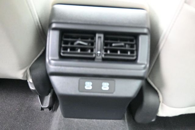 New 2026 Platinum White Pearl Honda SE image 29