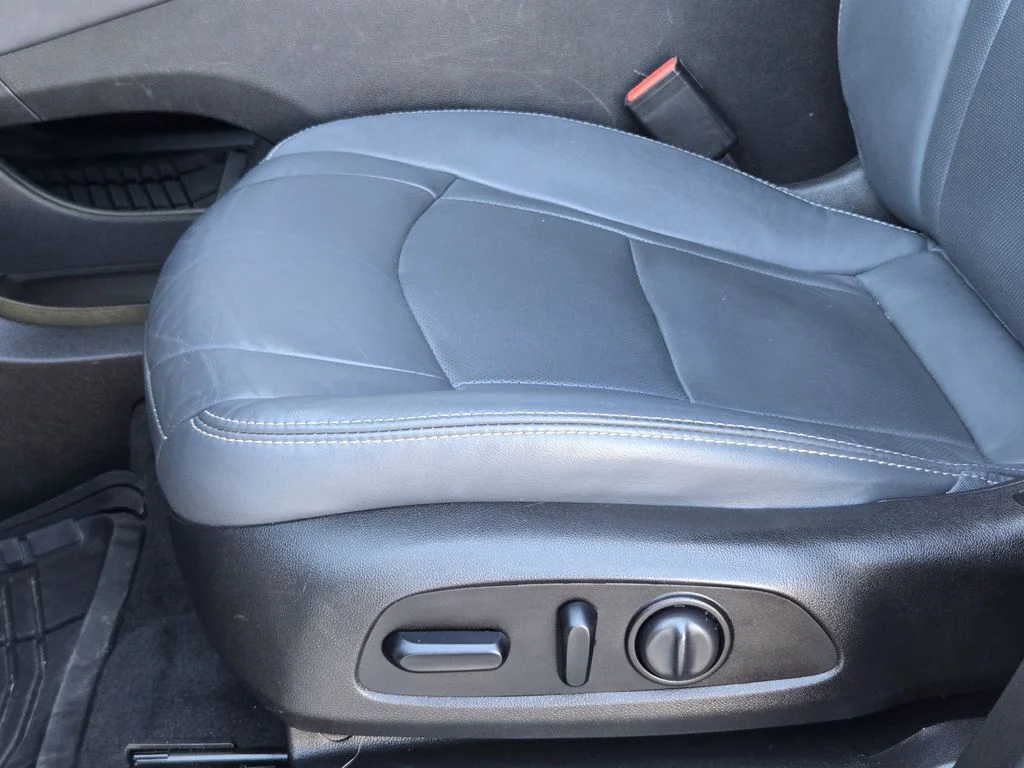 Used 2021 Silver Buick Essence image 27