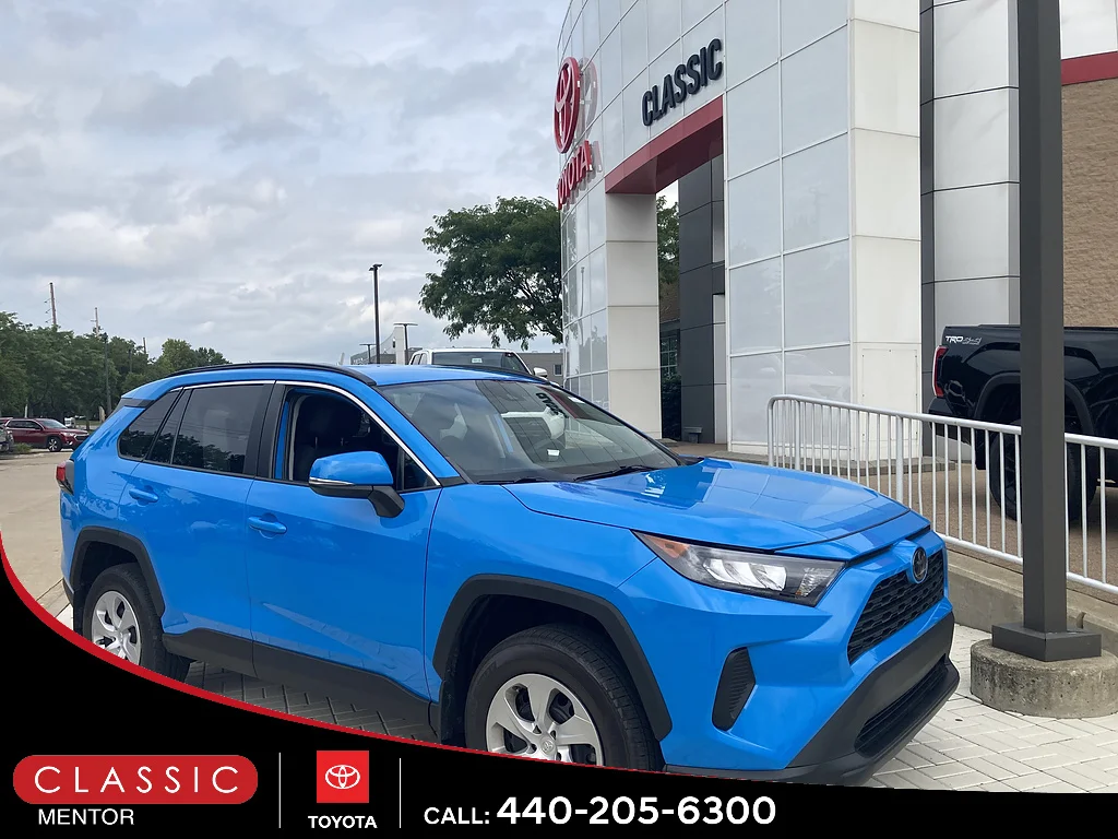 2019 Toyota RAV4 LE AWD photo