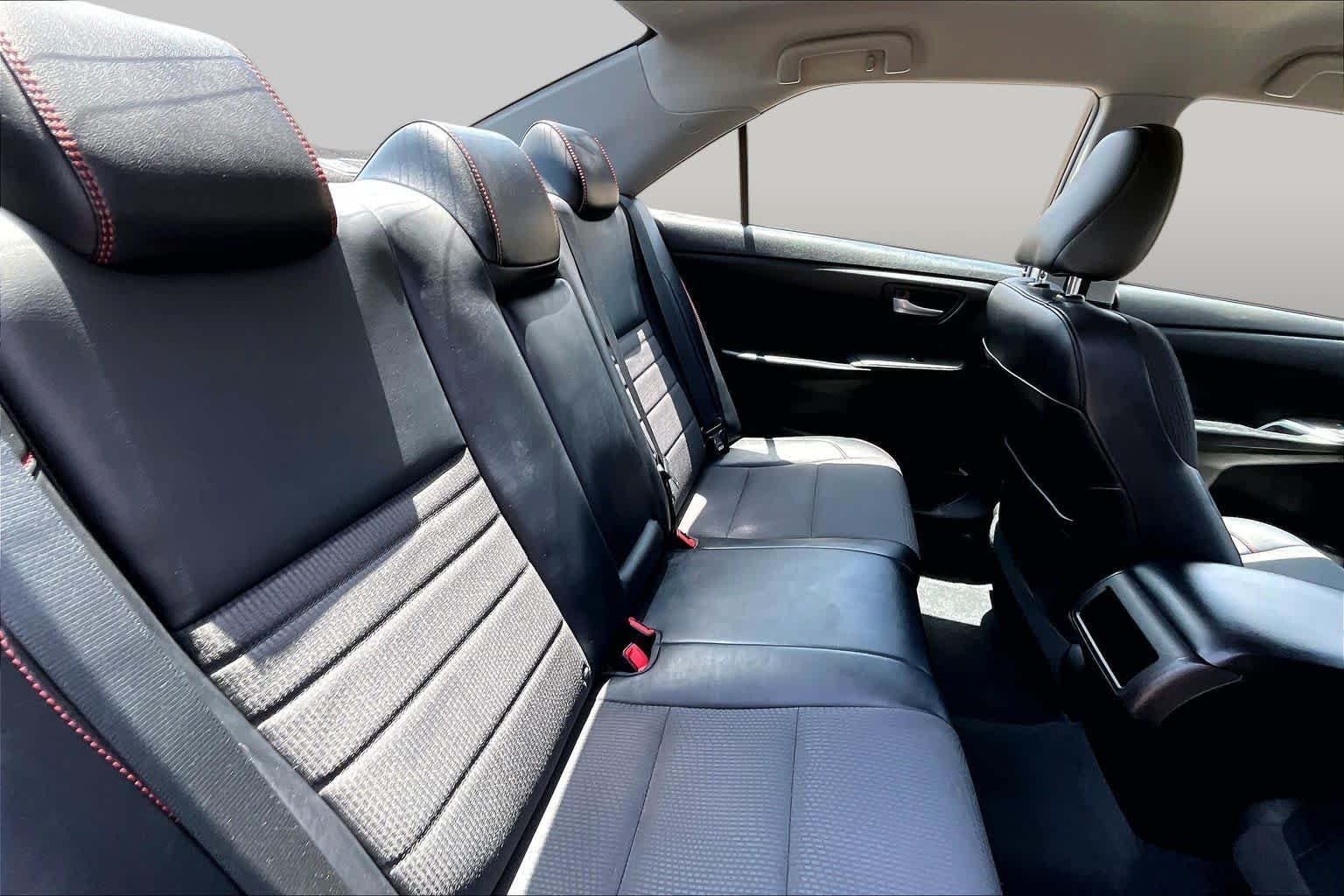 Used 2016 Creme Brulee Mica Toyota SE image 20
