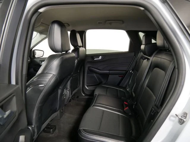 Used 2025  Ford Platinum image 13