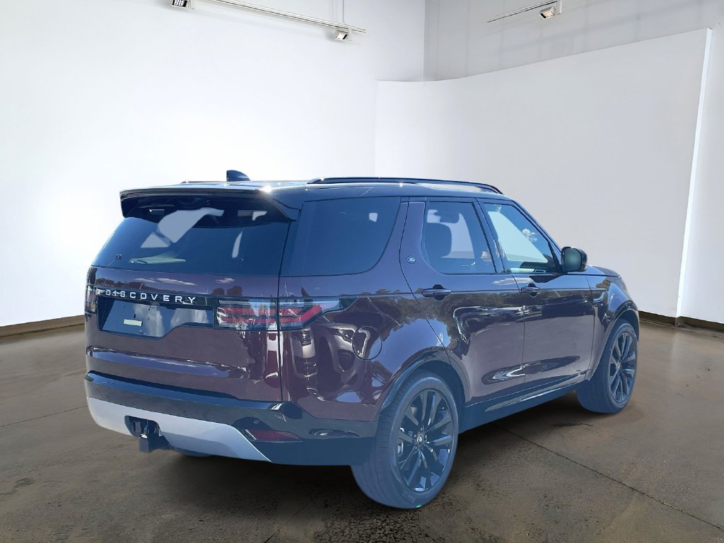 New 2026 Sedona Red Land Rover  image 4