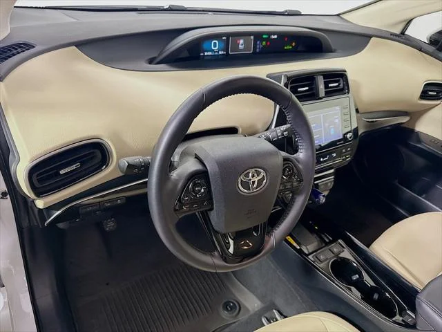 Certified Used 2022 WIND CHILL PEARL Toyota  image 10