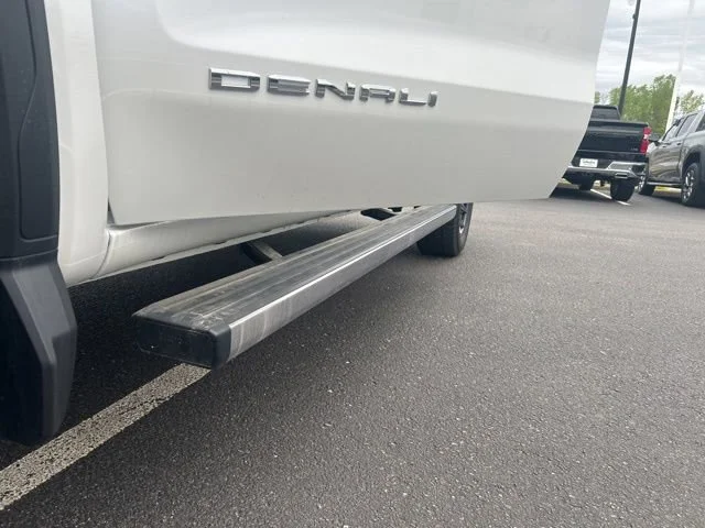 Used 2025 White Frost Tricoat GMC Denali image 13