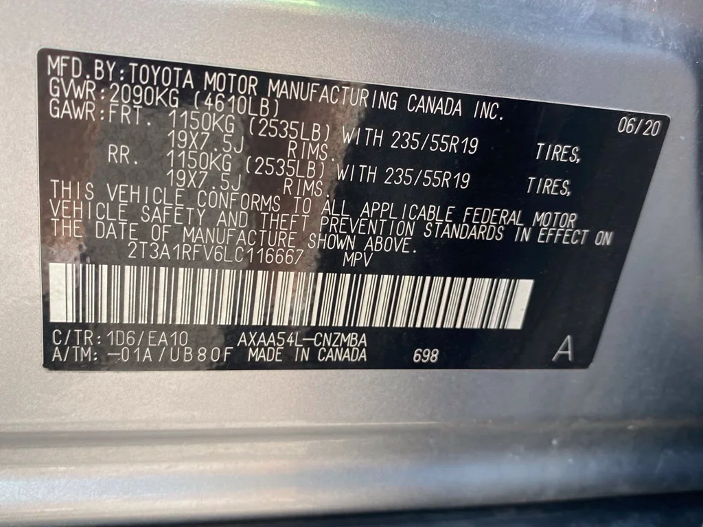 Used 2020 Silver Toyota XLE Premium image 22