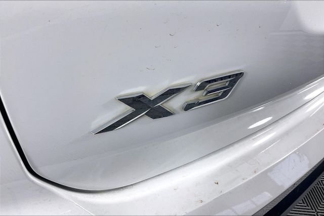 Used 2023 White BMW sDrive30i image 21