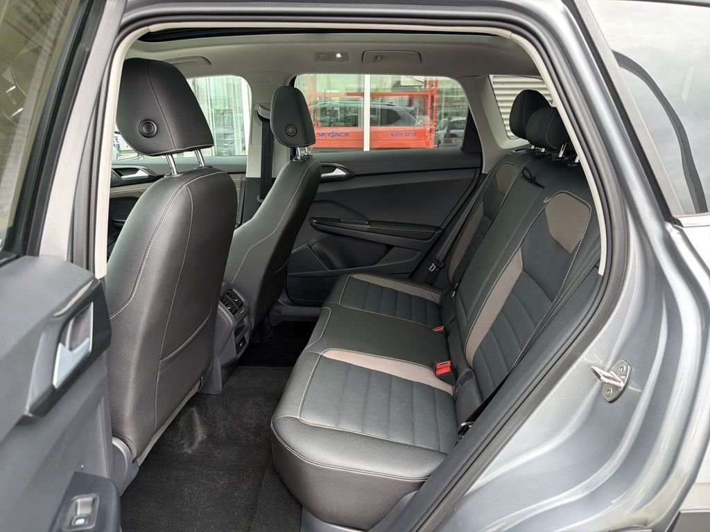 2024 Volkswagen Taos SEL - Photo 14
