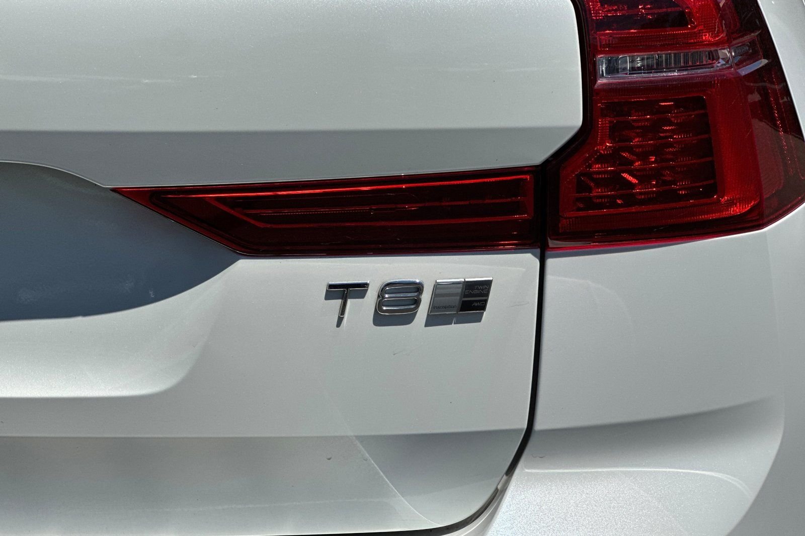 Used 2018 White Volvo T8 Inscription image 35