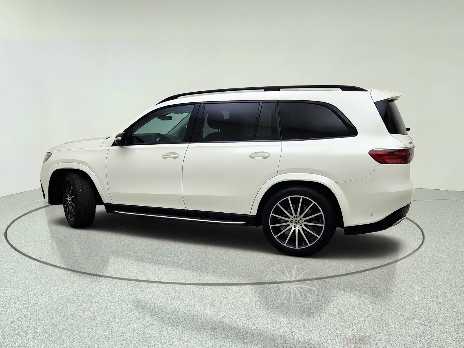 Certified Used 2024 MANUFAKTUR Diamond White Metallic Mercedes-Benz GLS 580 image 13