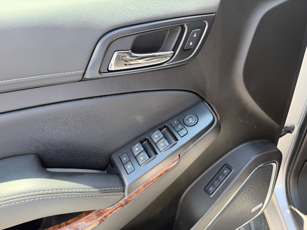Used 2020 Silver Ice Metallic Chevrolet Premier image 37