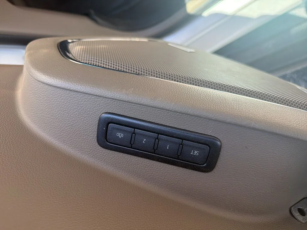 Used 2019 White Chevrolet LT image 20