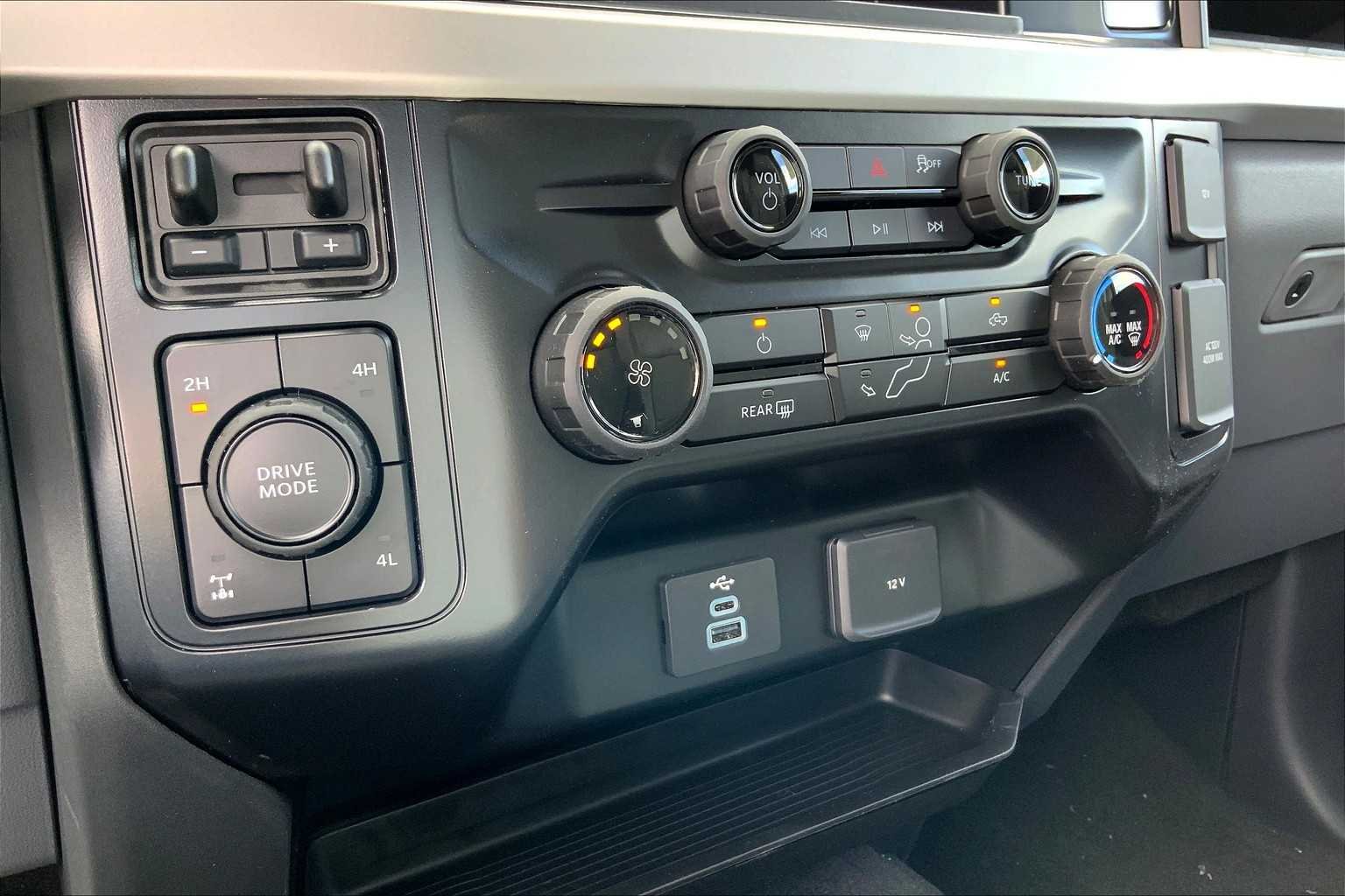 New 2026 Carbonized Gray Metallic Ford F-250® XLT image 16