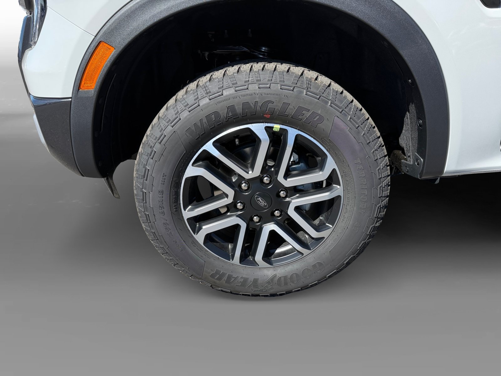 New 2026 Avalanche Ford LARIAT image 9