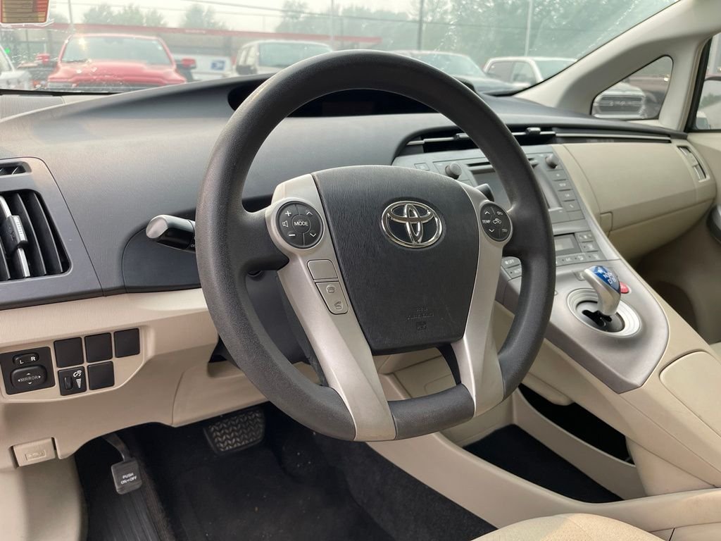 Used 2015 Barcelona Red Metallic Toyota One image 16
