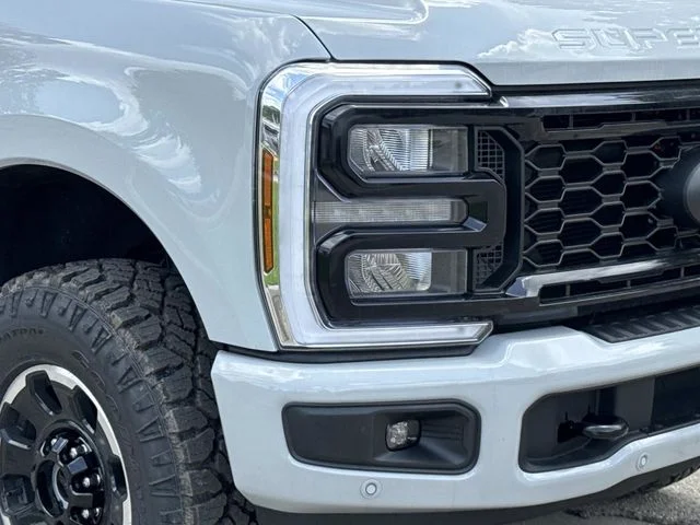New 2026 White Ford Lariat image 2