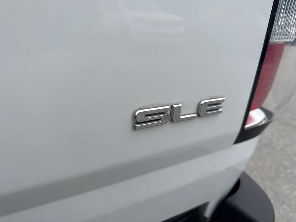 Used 2018 White GMC SLE1 image 25