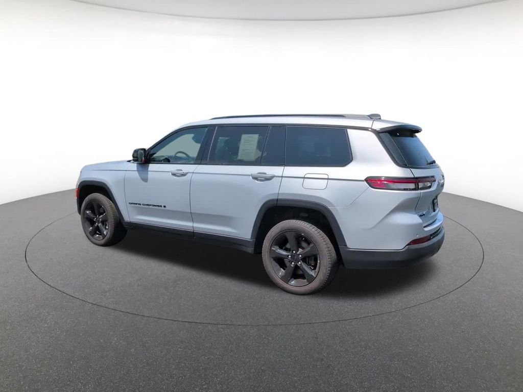Used 2025 Silver Jeep Limited image 11