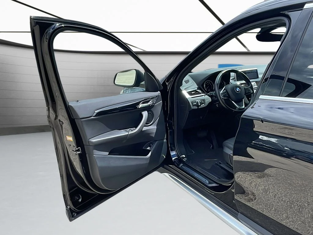 Used 2022 Black BMW xDrive28i image 35