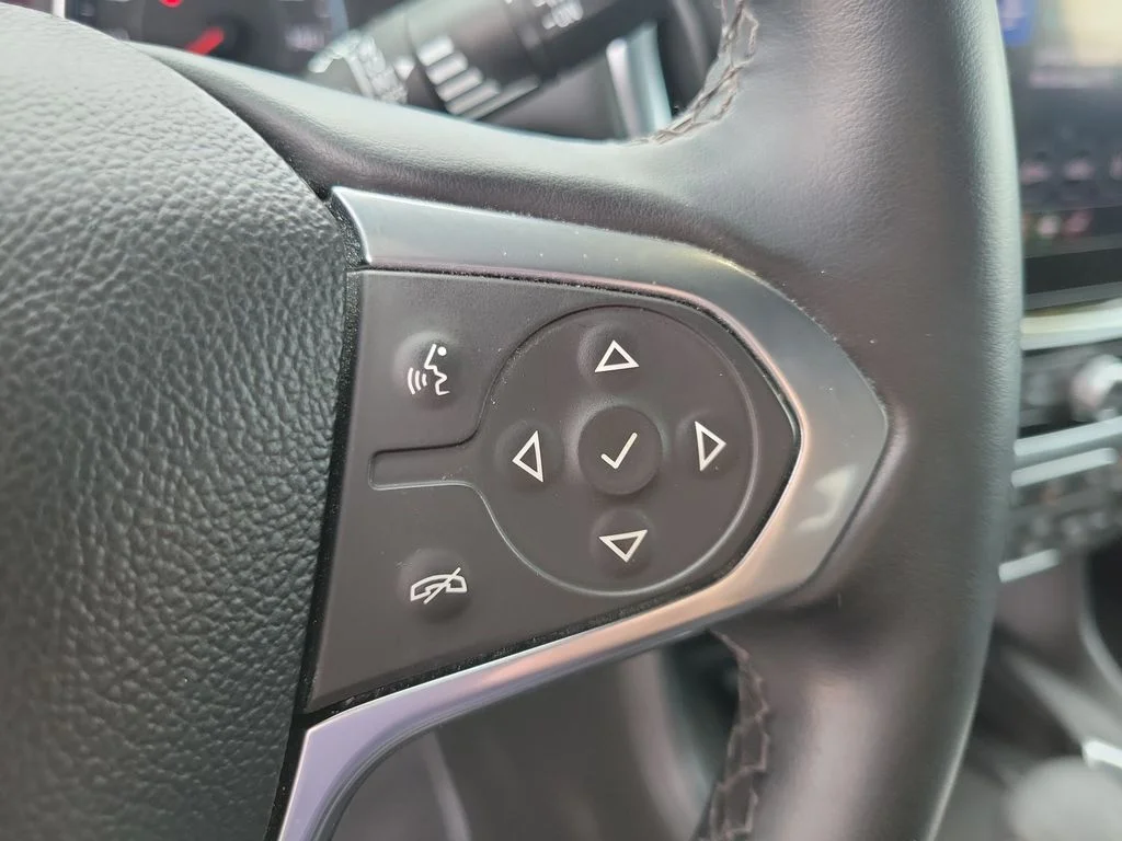 Used 2023 Gray Chevrolet LT image 27
