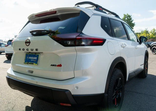 New 2026 Everest White Pearl TriCoat Nissan Rock Creek® image 5