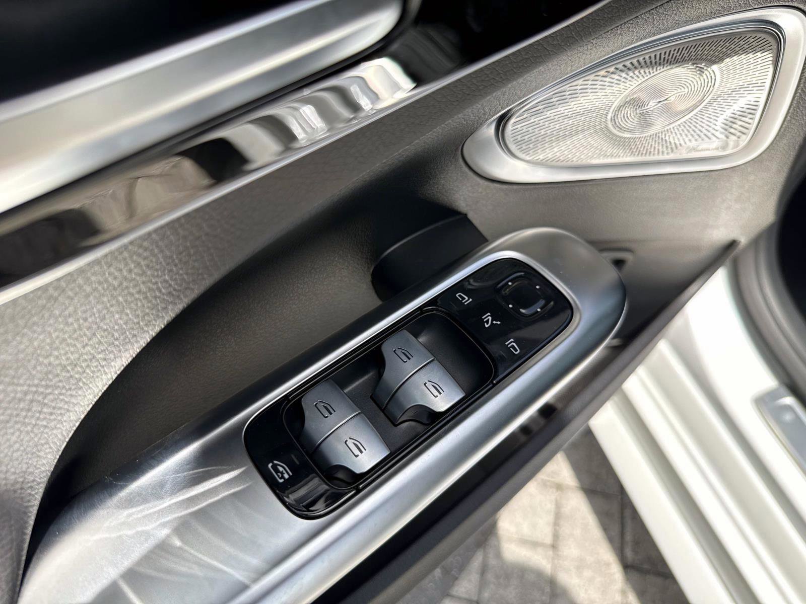 New 2026 Moonlight White Mercedes-Benz C 300 Sedan image 18