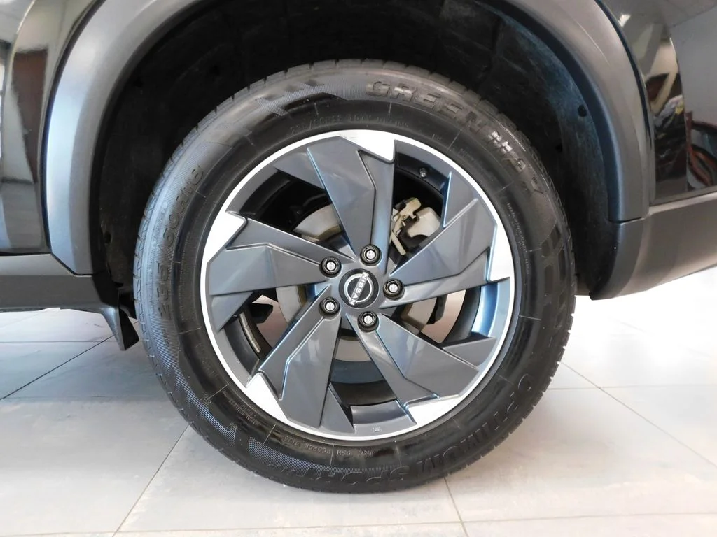 Certified Used 2025 Super Black Nissan SV image 9