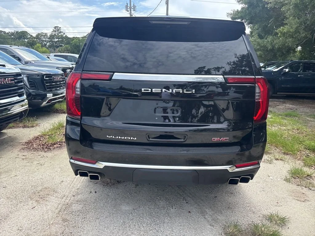 Used 2025 Onyx Black GMC Denali image 5
