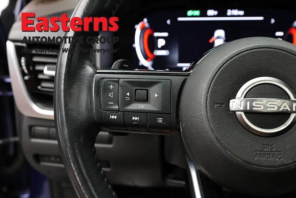 Used 2023 Blue Nissan Platinum image 15