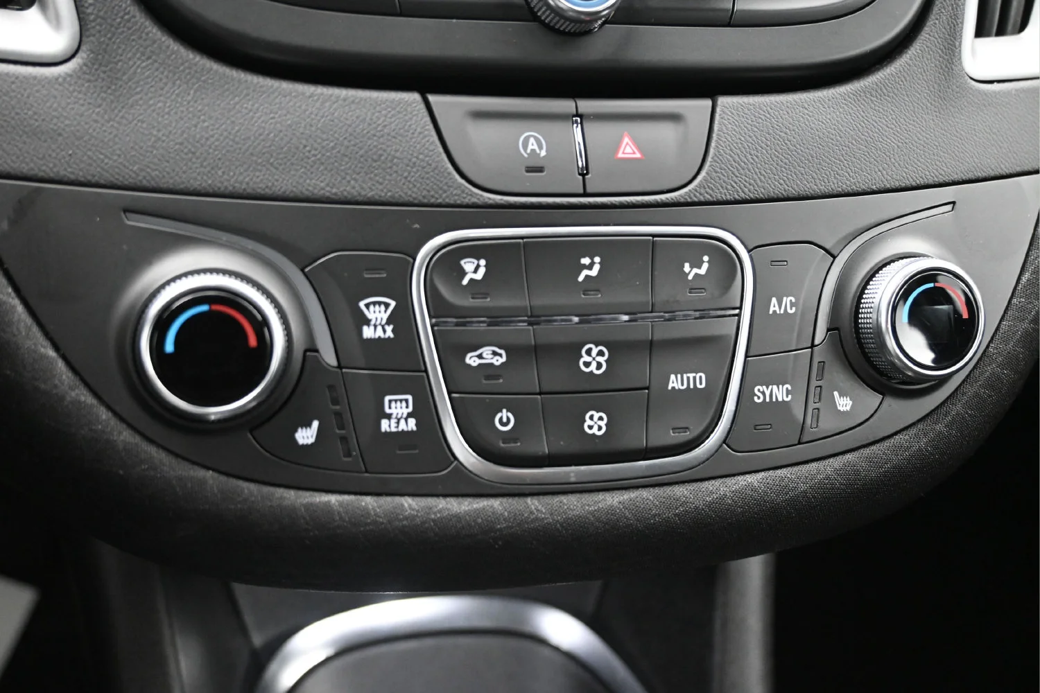 Used 2025 Sterling Gray Metallic Chevrolet 1LT image 24