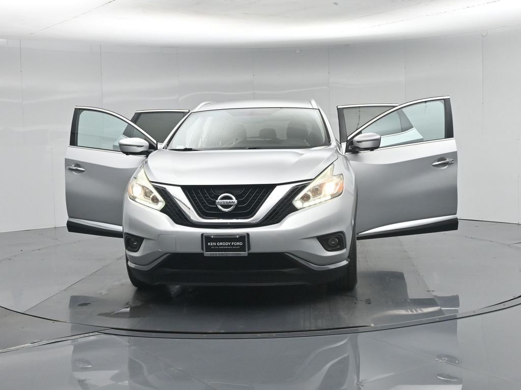 Used 2016 Silver Nissan SL image 28