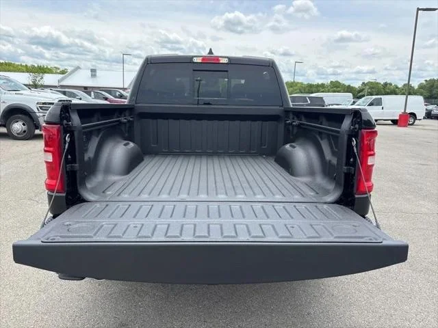 New 2026 Diamond Black Crystal Pearl-Coat Exterior Paint RAM BIG HORN image 9