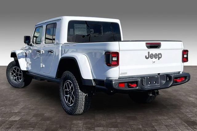 New 2026 Bright White Clear-Coat Exterior Paint Jeep Rubicon X image 3